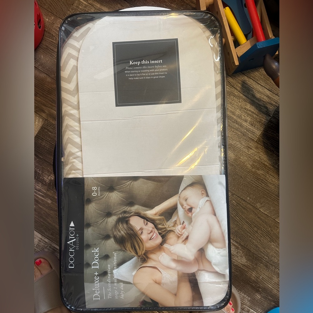 DockATot Deluxe+ Dock in Cream Chevron